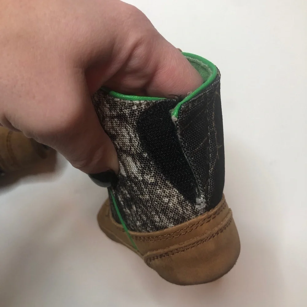 John Deere Crib Booties‎ Camo Size 4 baby